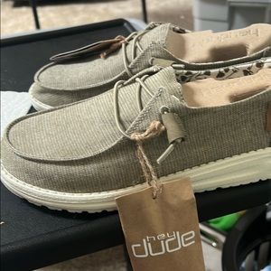 Hey Dude - Size 8